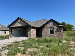 1121 Center Court Circle Property Photo 1