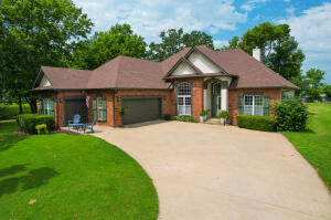 5065 Lake Breeze Road Property Photo