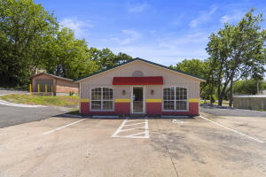 310 E 3rd Street Property Photo 1