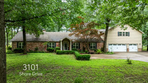 3101 Shore Dr Property Photo 1