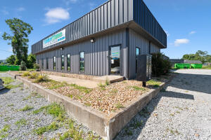 25100 Us-59 Property Photo 4