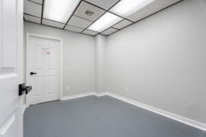 25100 Us-59 Property Photo 18