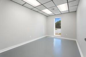 25100 Us-59 Property Photo 21