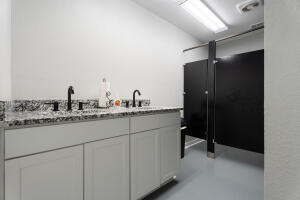 25100 Us-59 Property Photo 26