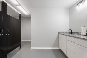 25100 Us-59 Property Photo 27