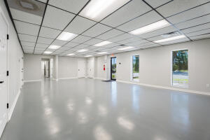 25100 Us-59 Property Photo 29