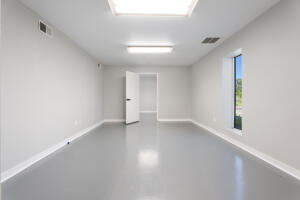 25100 Us-59 Property Photo 36