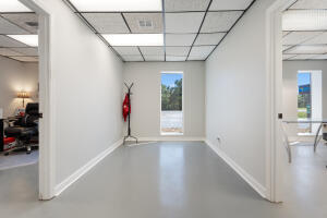 25100 Us-59 Property Photo 45