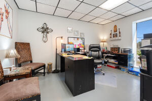 25100 Us-59 Property Photo 47