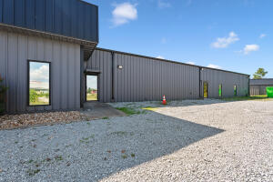 25100 Us-59 Property Photo 48