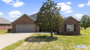 1704 Estates Drive Property Photo 1