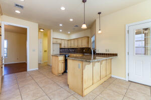 900 E 9th Street Property Photo 28
