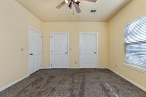 900 E 9th Street Property Photo 37