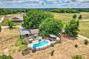 25399 S 663 Road Property Photo 1