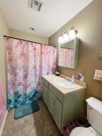 2025 Ne B Street Property Photo 22
