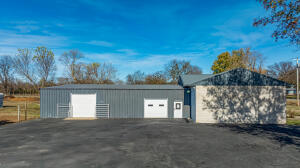 1916 Sw E Street Property Photo 6