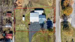 1916 Sw E Street Property Photo 11