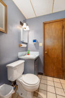 1916 Sw E Street Property Photo 27
