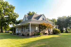 69041 E 290 Rd Property Photo 1