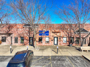 414 E 3rd Street Property Photo 4