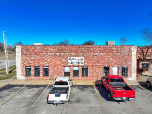 414 E 3rd Street Property Photo 5