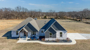 61328 E 270 Road Property Photo