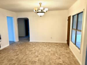 401 S Scraper Street Property Photo 14