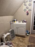 150 Oaks Road Property Photo 12