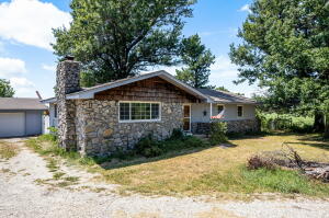 1751 W 460 Property Photo 2