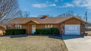 1012 Hillcrest Drive Property Photo 1