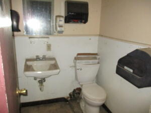 830 Ne D Street Property Photo 8