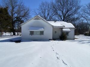 1644 Ne D Street Property Photo 3