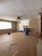 1644 Ne D Street Property Photo 4