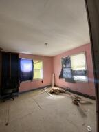 1644 Ne D Street Property Photo 5