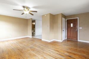 402 S Broadway Street Property Photo 5