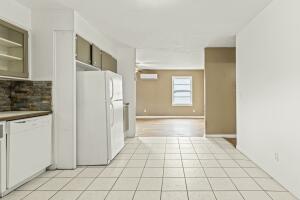 402 S Broadway Street Property Photo 11