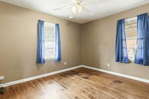 402 S Broadway Street Property Photo 14