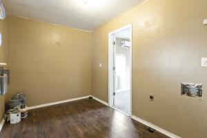402 S Broadway Street Property Photo 23