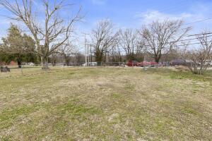 402 S Broadway Street Property Photo 34