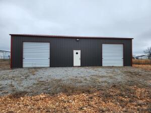 63831 E 282 Road Property Photo 3