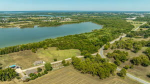 2300 Lookout Lane Property Photo 6
