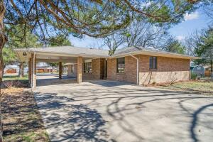 1024 N Sycamore Property Photo 5