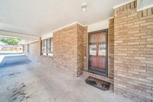 1024 N Sycamore Property Photo 7