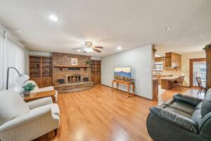 1024 N Sycamore Property Photo 10