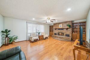 1024 N Sycamore Property Photo 11