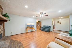 1024 N Sycamore Property Photo 13