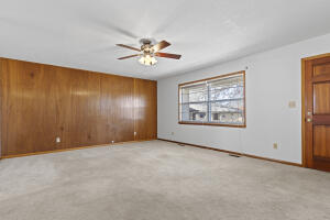 110 N Seneca Street Property Photo 9