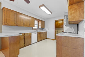 110 N Seneca Street Property Photo 18