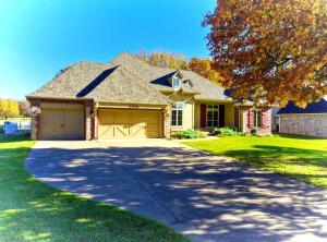 4952 Lighthouse Springs Drive Property Photo 2