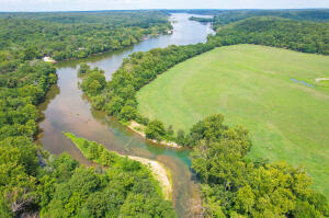 56701 E 370 Road Property Photo